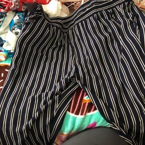 NWT Torrid size 6 crêpe crop pants